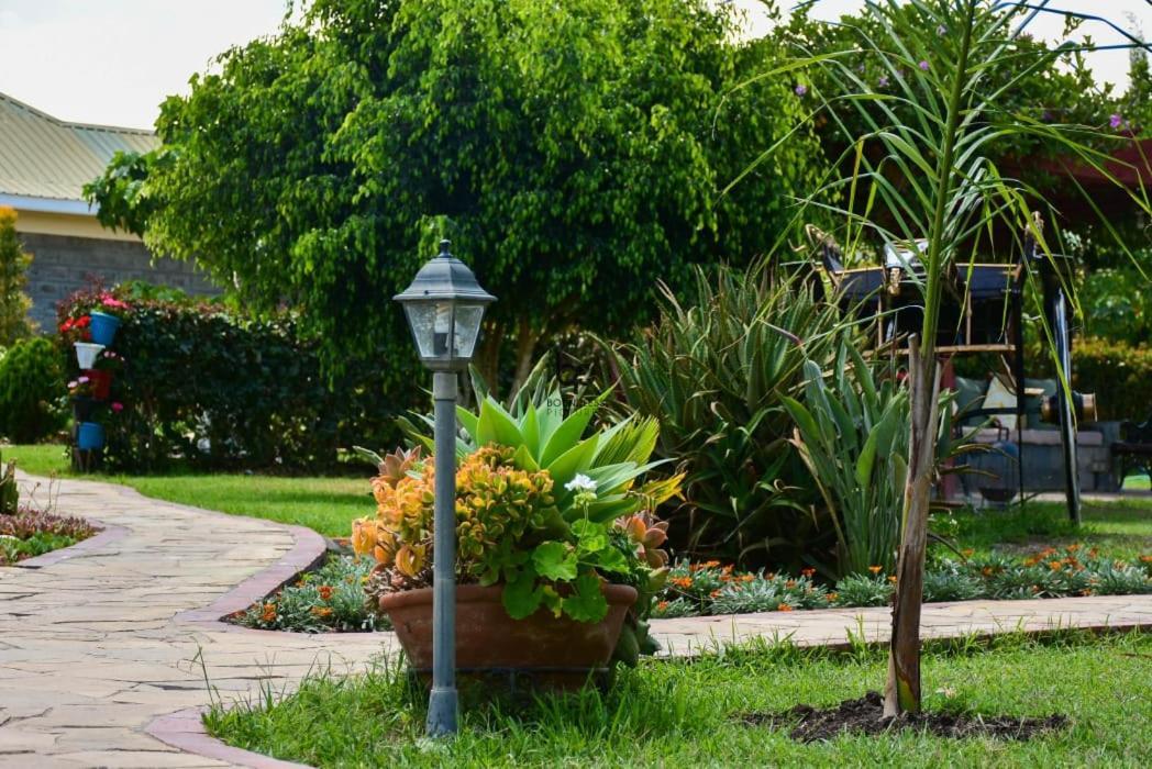 Tumaini Gardens Panzió Kajiado Kültér fotó